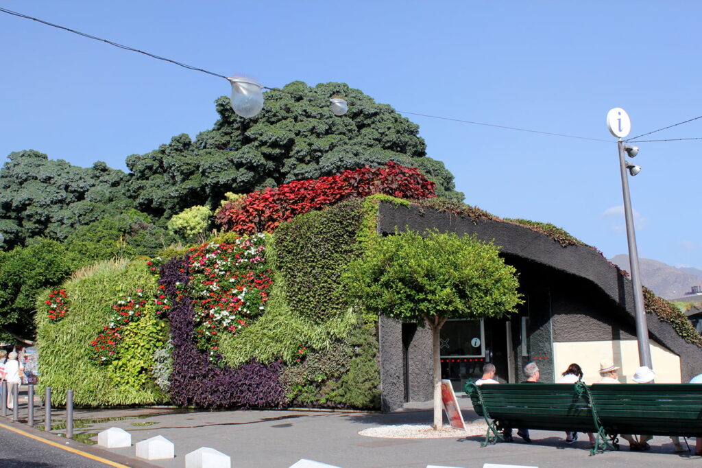 Moduláris rendszer függőleges kertekhez